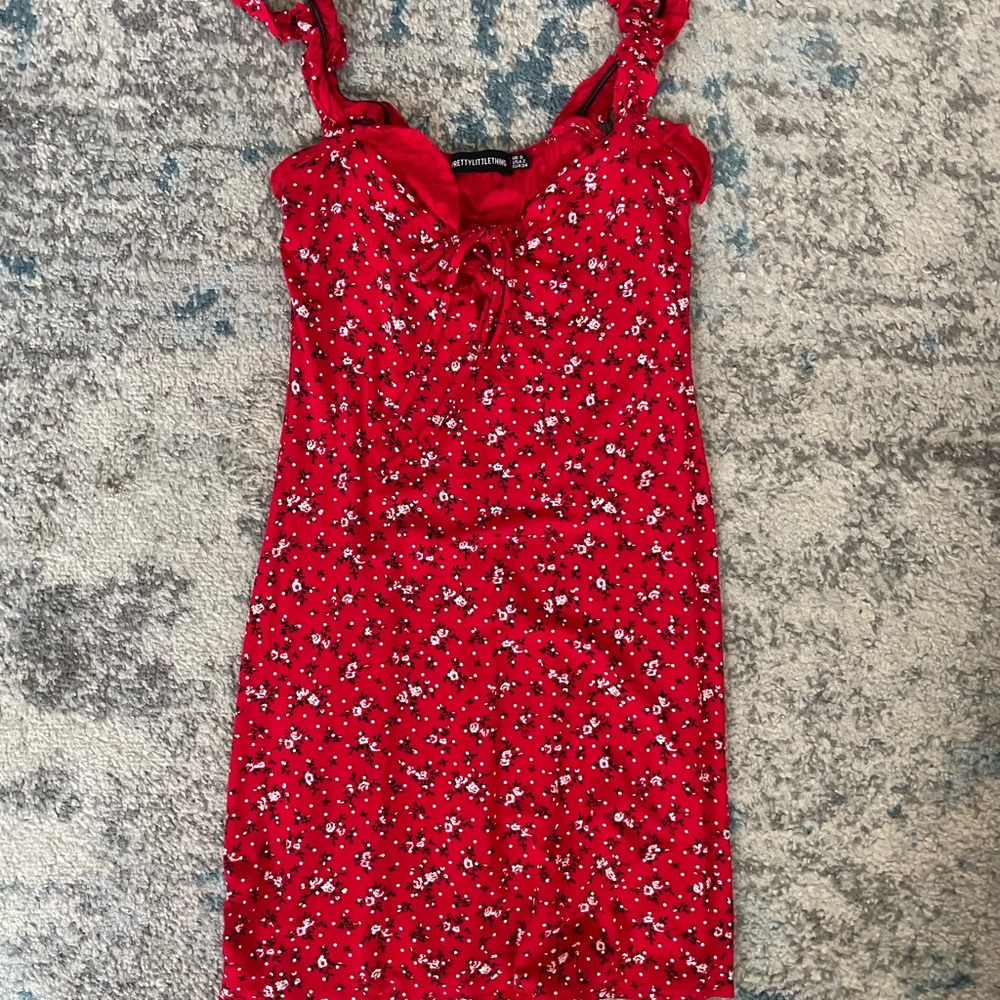 PrettyLittleThing Scarlet Floral Tie-Front Dress